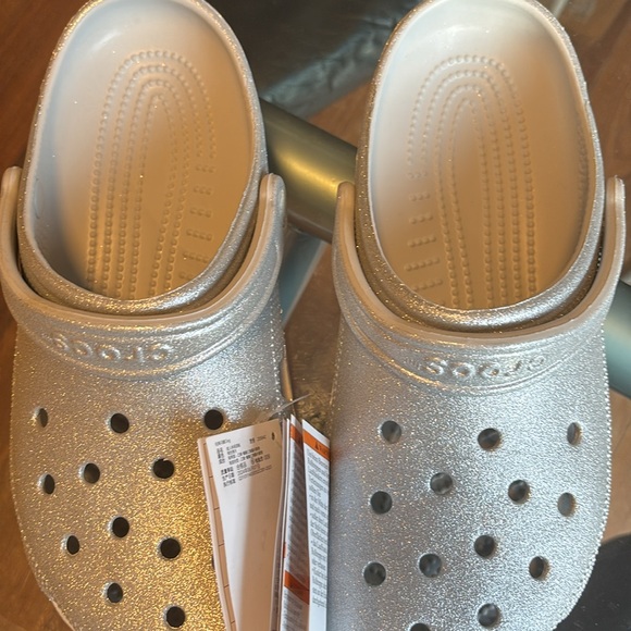 Crocs Classic Silver Glitter Clogs in Size M9/W11 BNWT - Picture 14 of 14